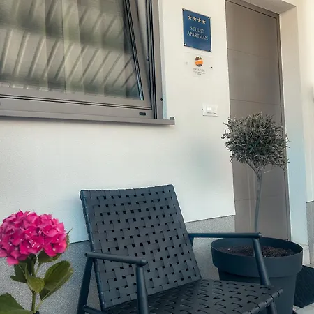 Prestige Apartmán *